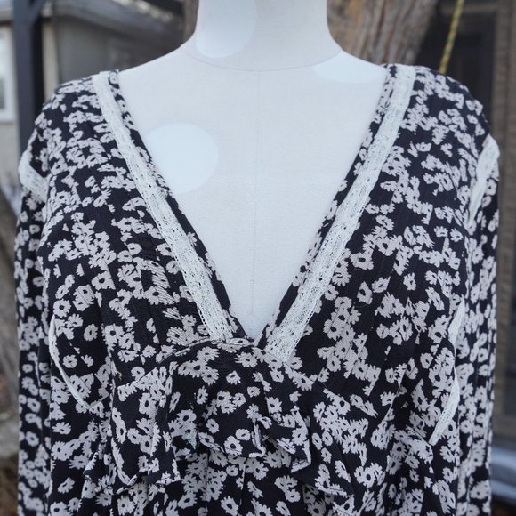 FREE PEOPLE creme and black flower pattered flowy dress - Picture 3 of 9